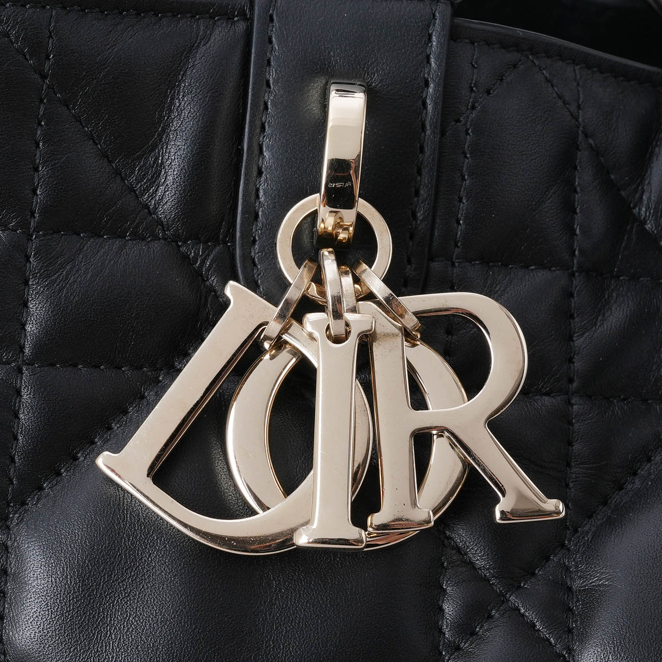 CHRISTIAN DIOR(USED)크리스찬디올 투쥬르백 미듐